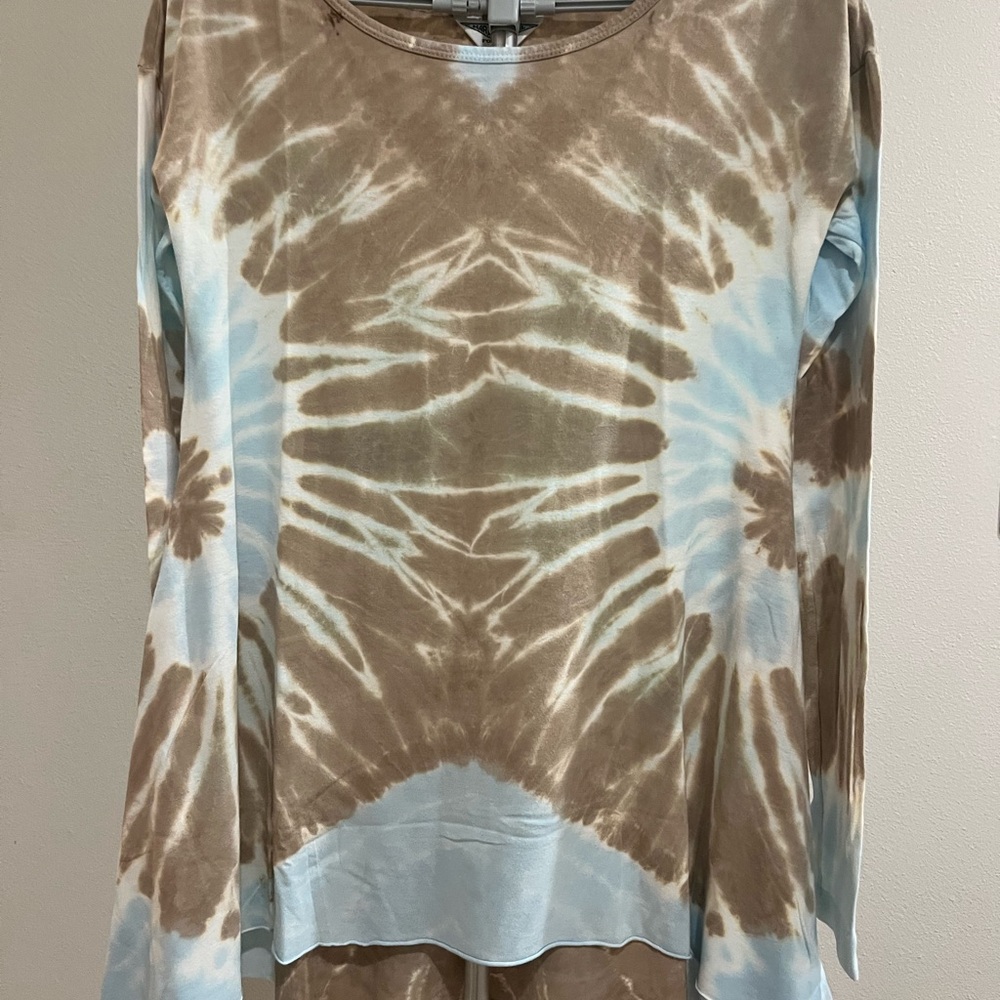 Hard Tail Tie-Dye Long Sleeve Top - Brown and Blue
Size Medium